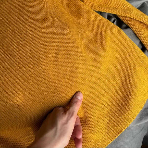 Betina Lou Mustard Yellow Fine Italian Wool Cropped Sweater Size XS - Picture 12 of 12